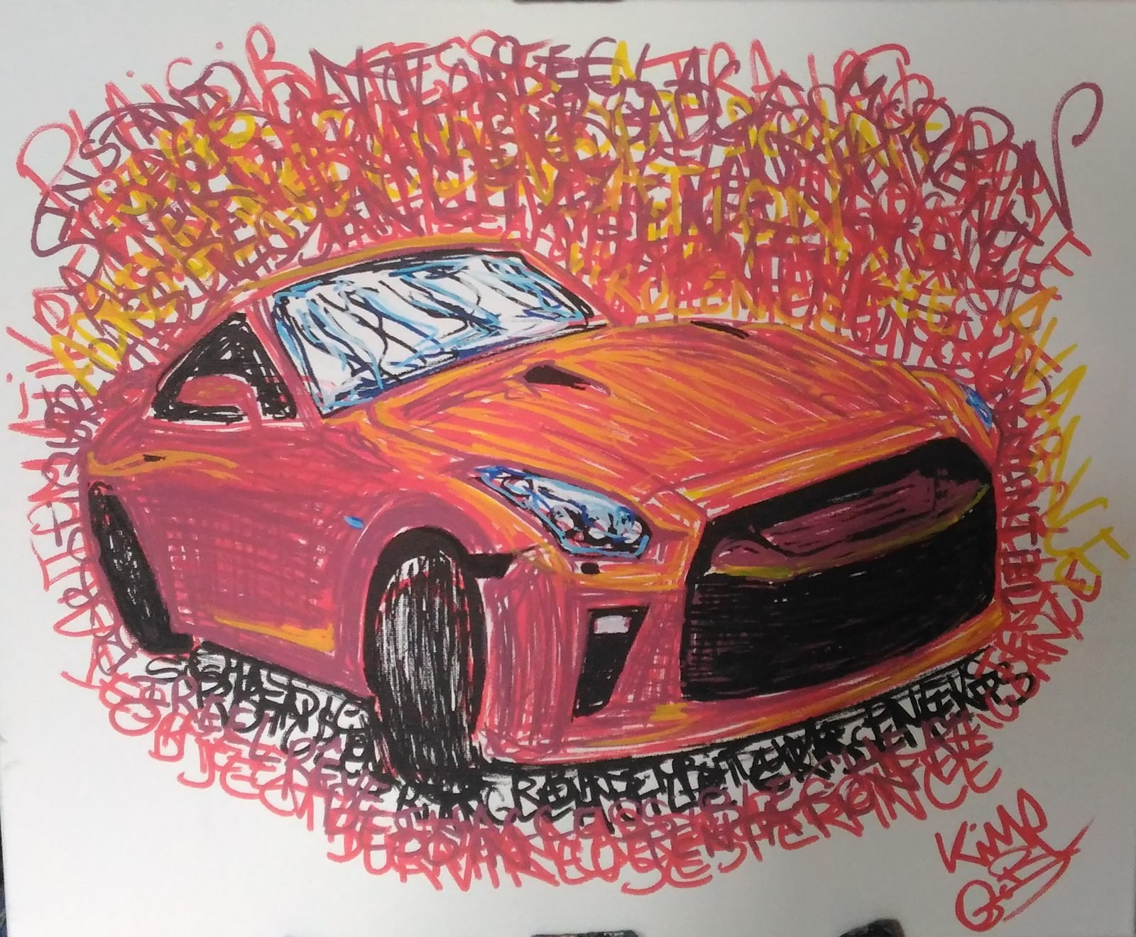 Une Nissan GT-R rouge vue de trois quarts avant, dans un halo de mots rouges et jaunes.