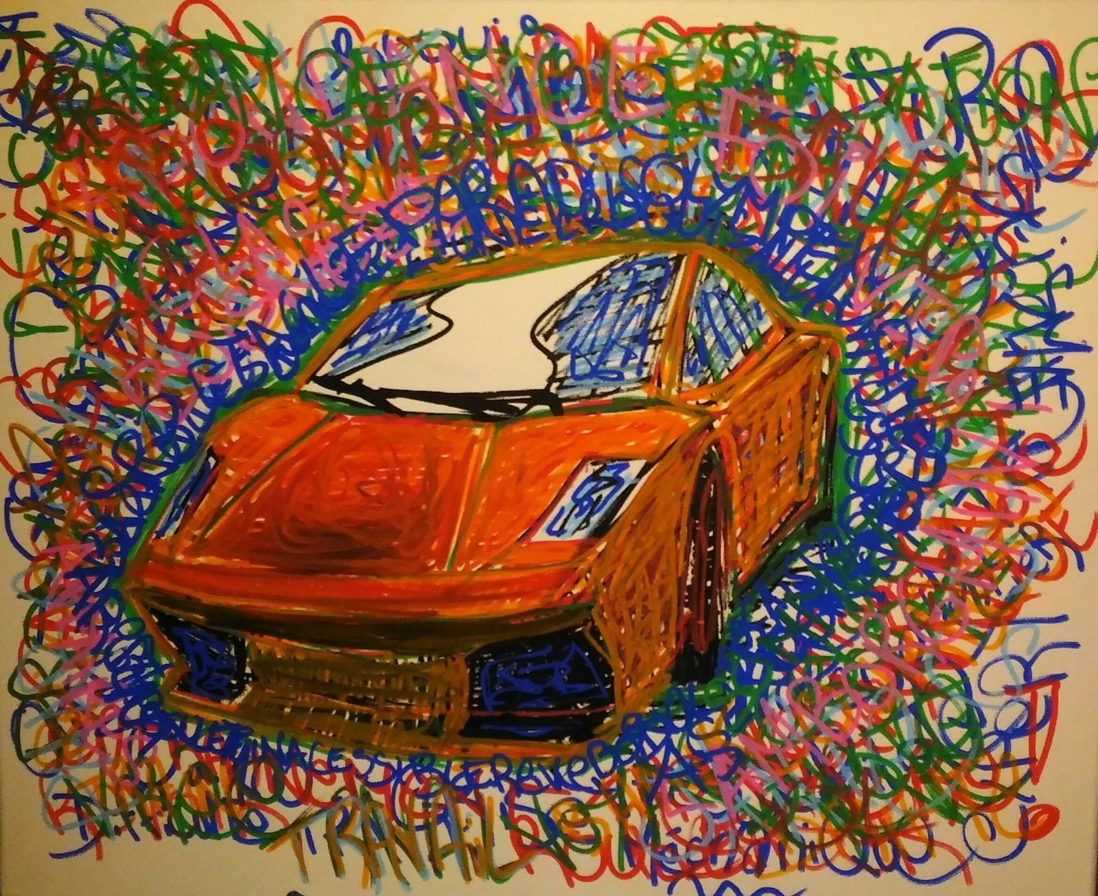 Une voiture de sport orange vue de trois quarts, au milieu d'un tourbillon de mots multicolores.