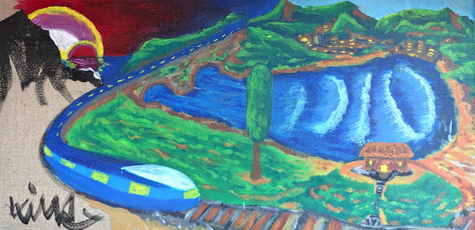 Un train bleu longe un lac entouré de collines vertes, au pied d'une montagne sombre, sous un ciel rouge.